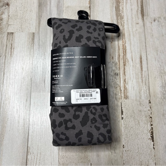 Torrid  Full Length Signature Waist Premium Real Deal Leopard Leggings 3X NWT - Picture 8 of 12